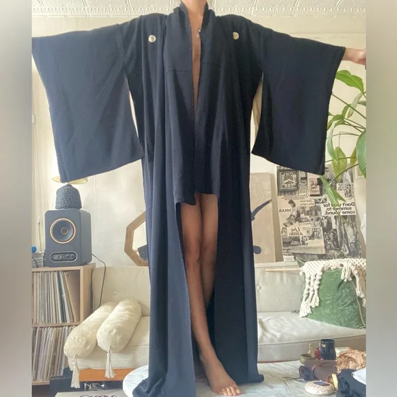 Vintage Japanese Black Silk Kimono Tomesode Family Crest Thin - Height 58.66inch - Picture 5 of 10